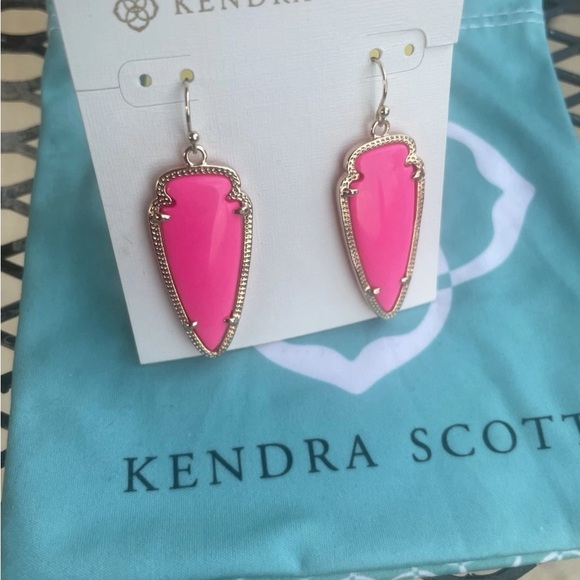 Kendra Scott Skylar Arrowhead Earrings - Picture 5 of 5